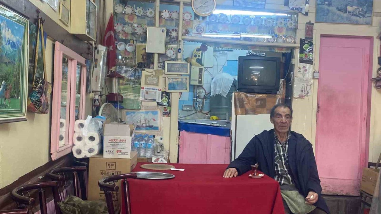 65 yıldır çay ocağı işleten usta: "Ben ölene kadar işimi yapayım"