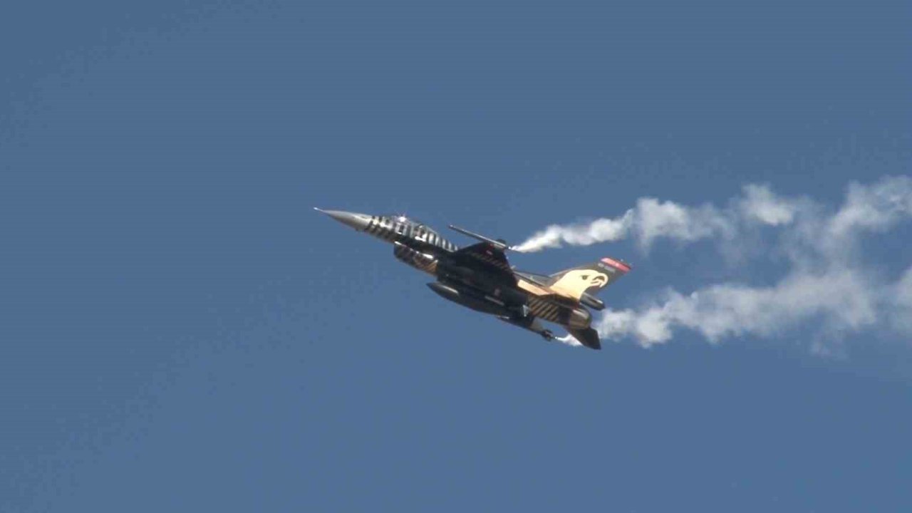 SOLOTÜRK TEKNOFEST Güneydoğu öncesinde prova uçuşu gerçekleştirdi