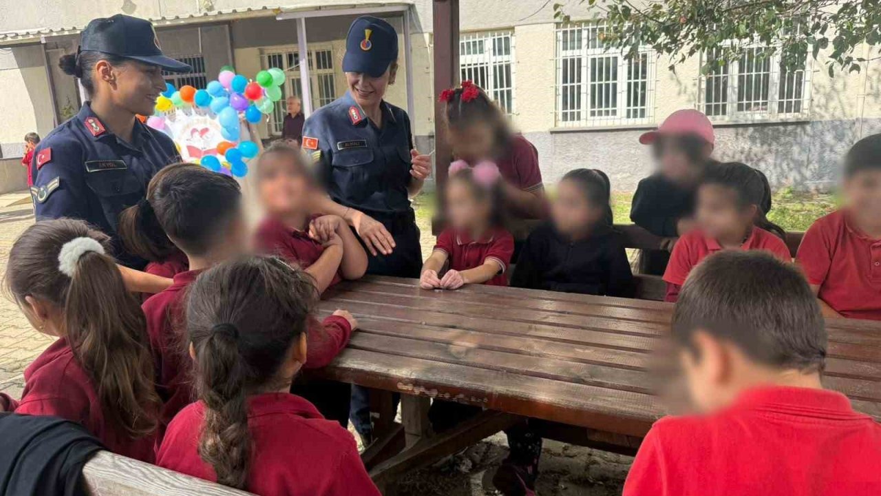 Jandarmadan öğrencilerin güvenliği için farkındalık çalışması