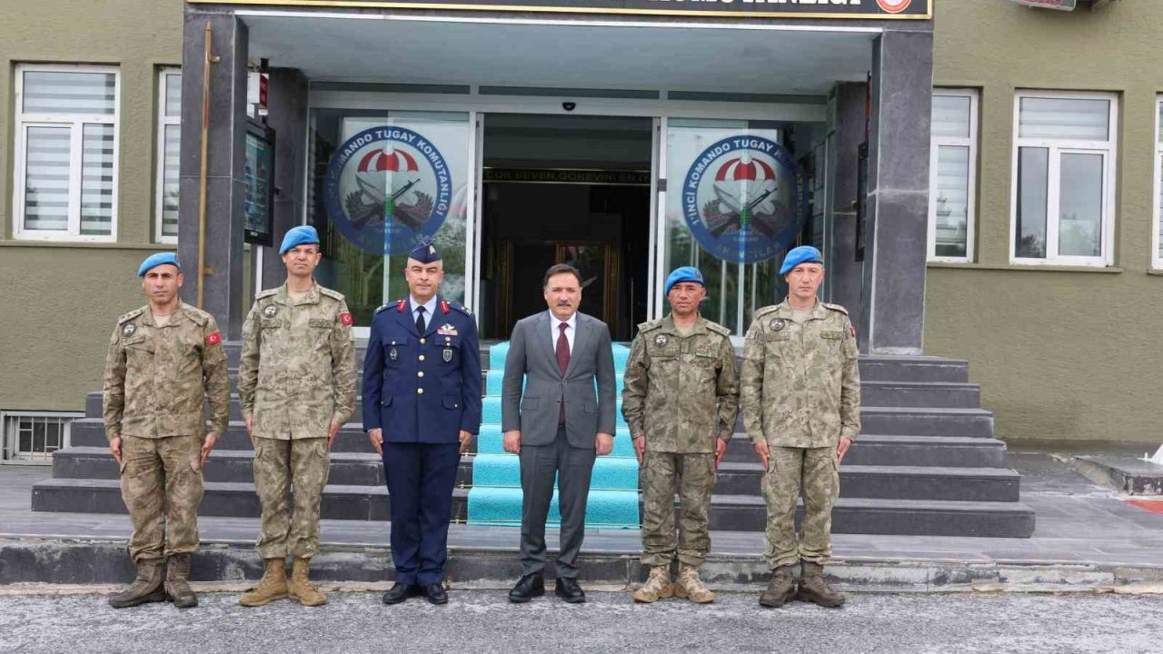 Vali Çiçek’ten göreve başlayan komutanlara ziyaret