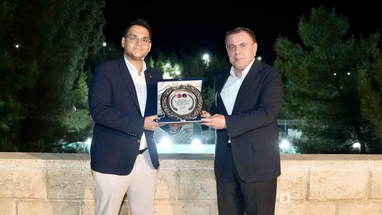 Başkan Şahin, Midyat Devlet Hastanesi yönetimi ve hekimlerle bir araya geldi