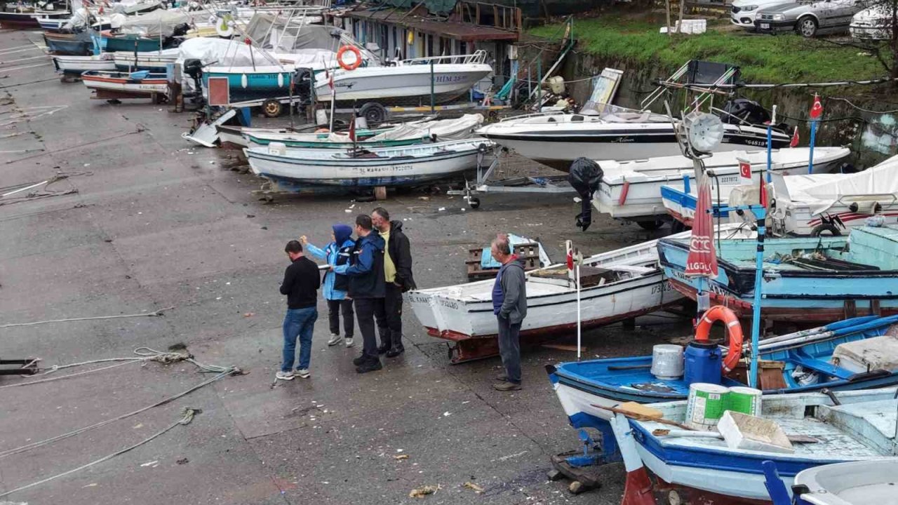Düzce’de fırtınada zarar gören tekneler için hasar tespiti yapıldı