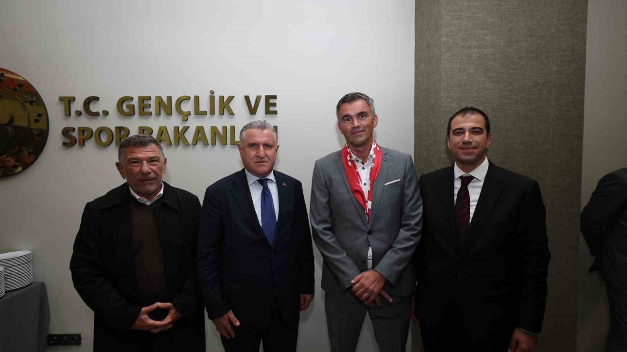 Bakan Bak, Avrupa Okul Sporları Federasyonu heyetini kabul etti