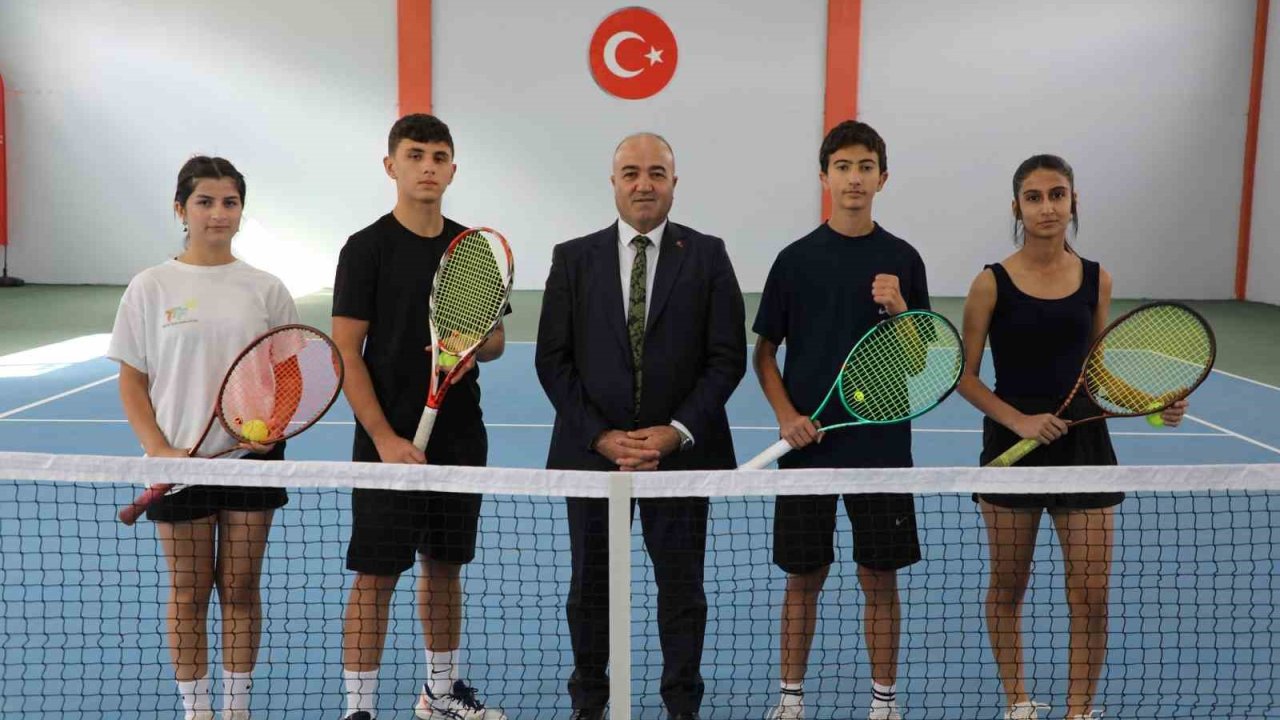 Ağrı’da Türkiye Tenis Ligi Doğu Anadolu Bölgesi Turnuvası başladı