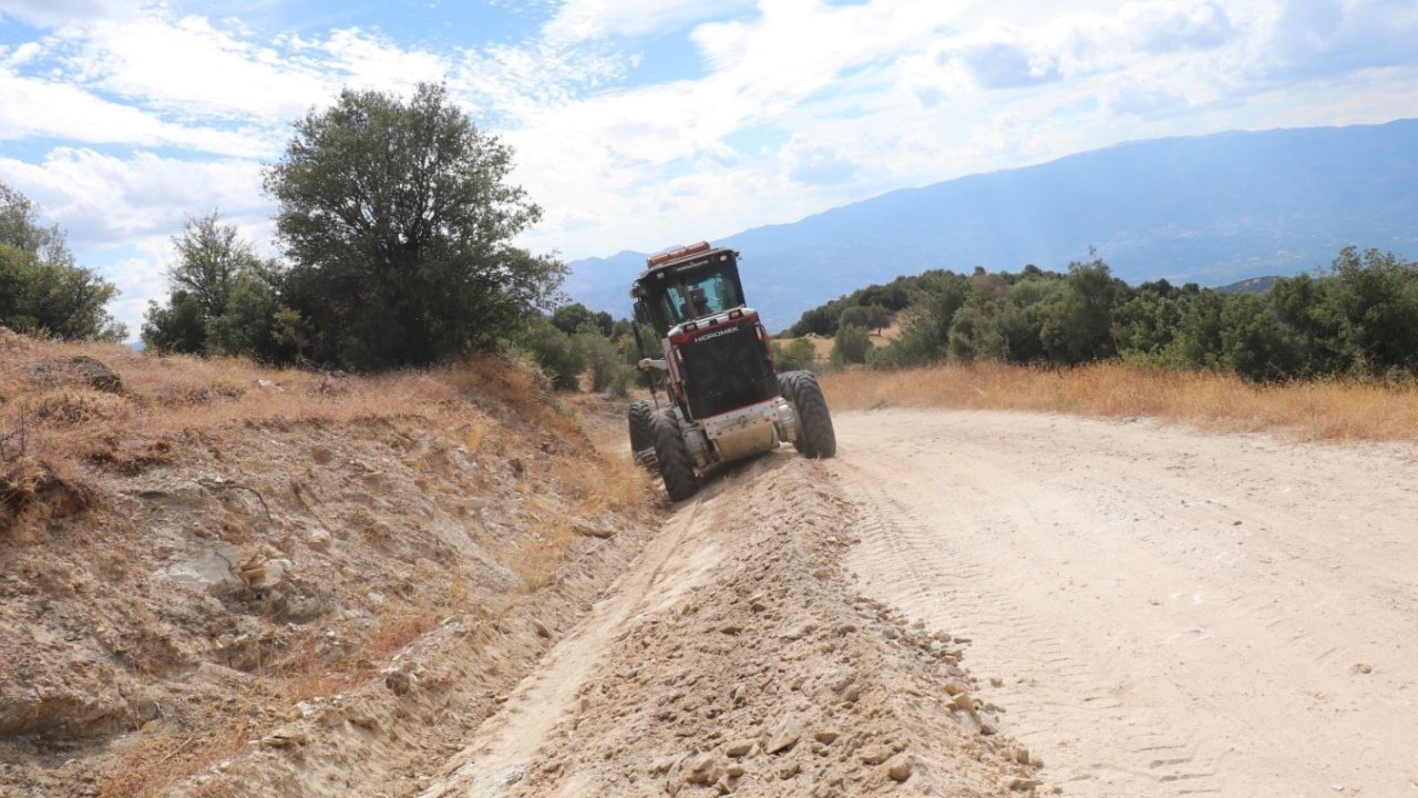 Bozdoğan Belediyesi yol çalışmalarına devam ediyor
