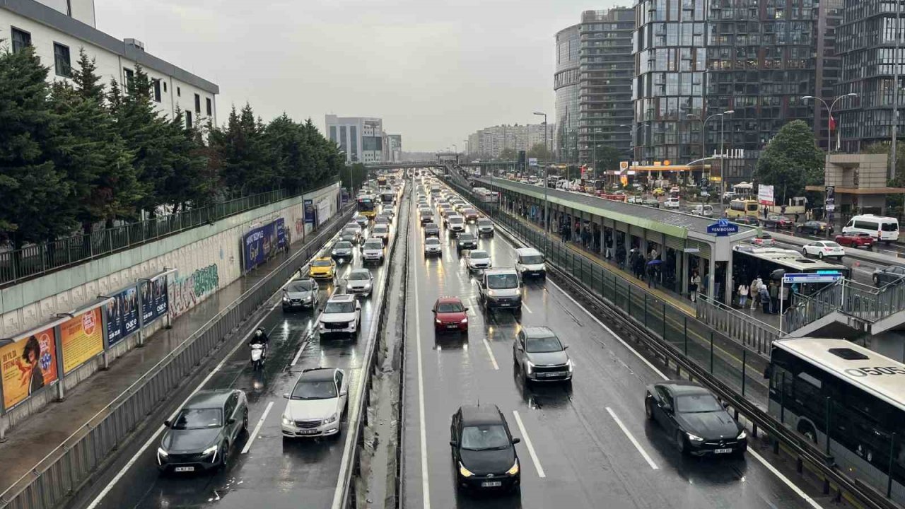 İstanbul’da trafik yoğunluğu yüzde 85’e ulaştı