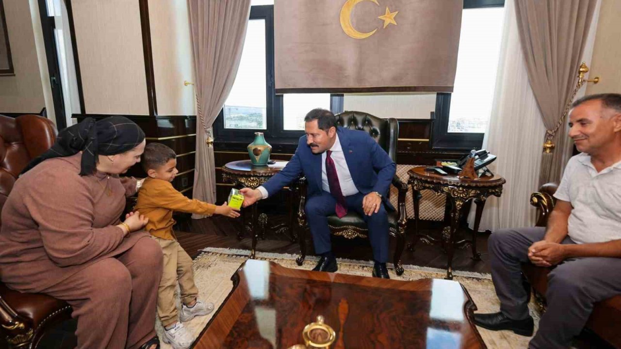 Depremde 20 günlükken enkazdan kurtarılan Kerem bebek hayata tutundu