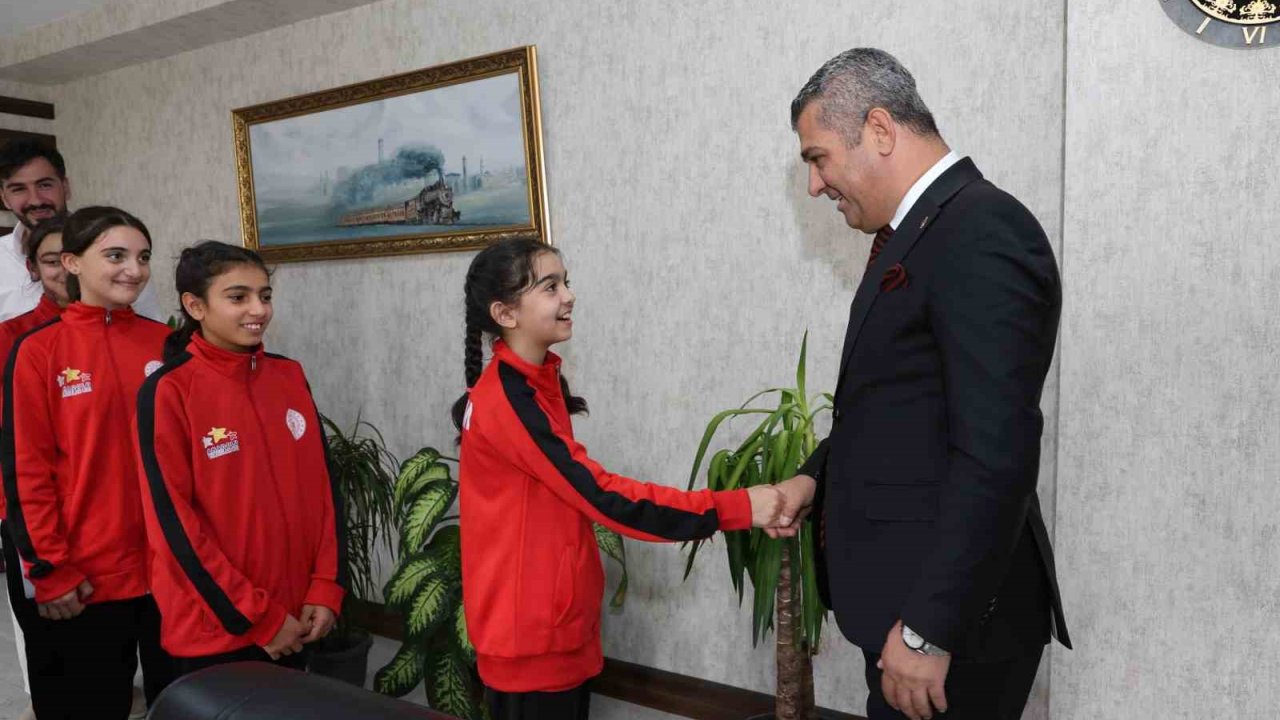 Horasanlı raketin büyük başarısı: Edanur Vural Türkiye şampiyonası seçmelerinde