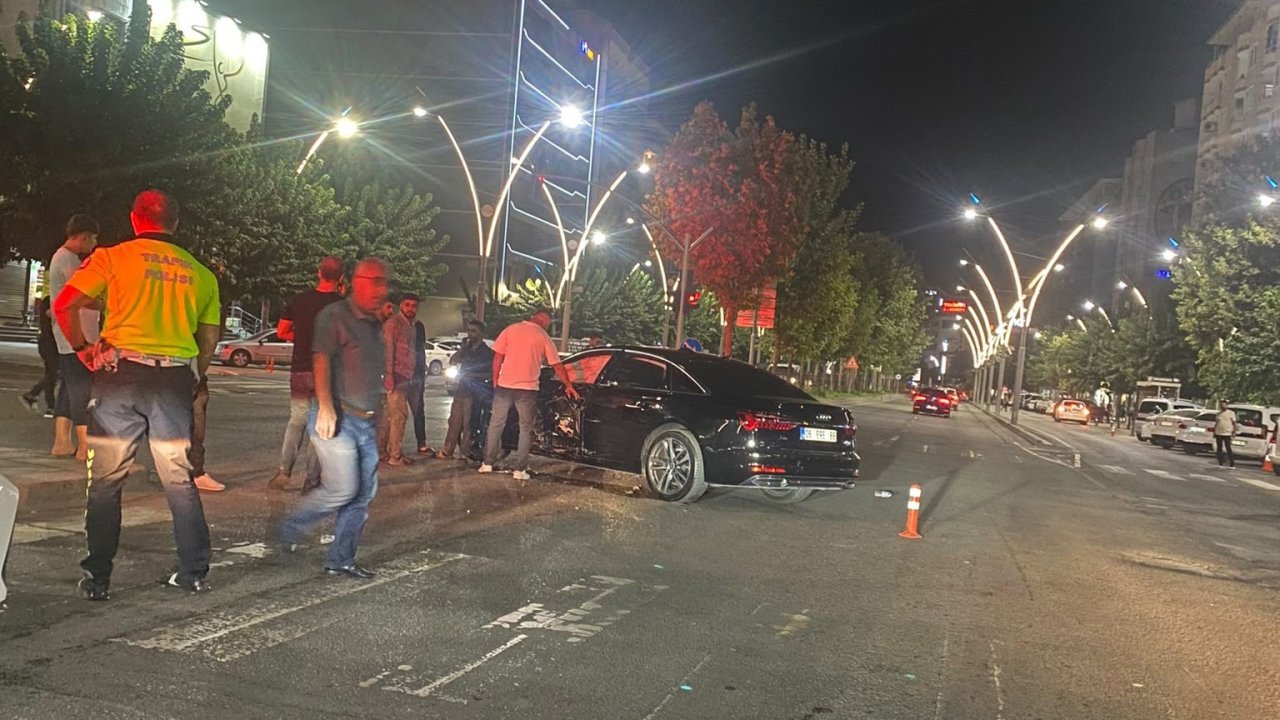Batman’da iki otomobil çarpıştı: 2 yaralı