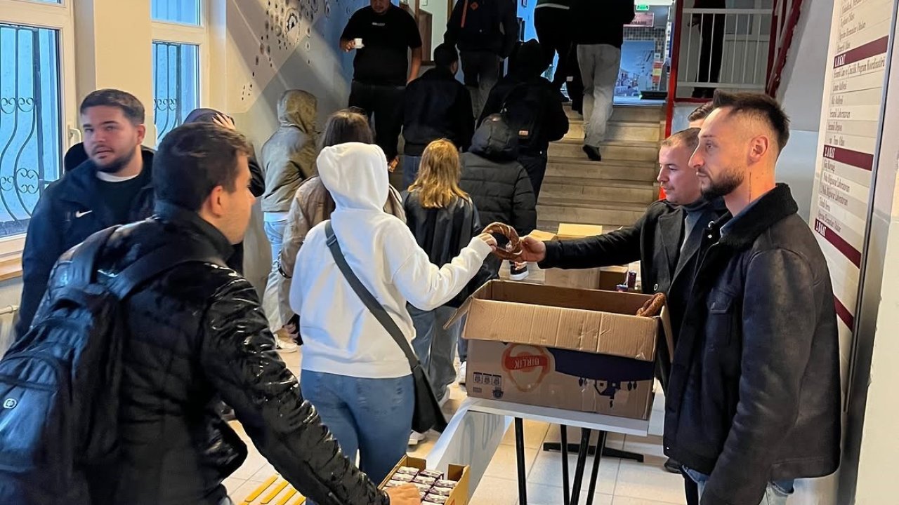 Bilecik’te üniversite öğrencilerine ücretsiz ikram