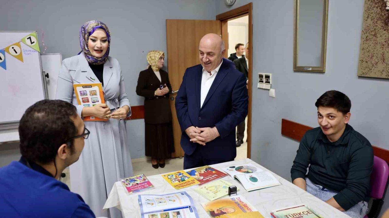 Hem üretiyor hem sosyalleşiyorlar