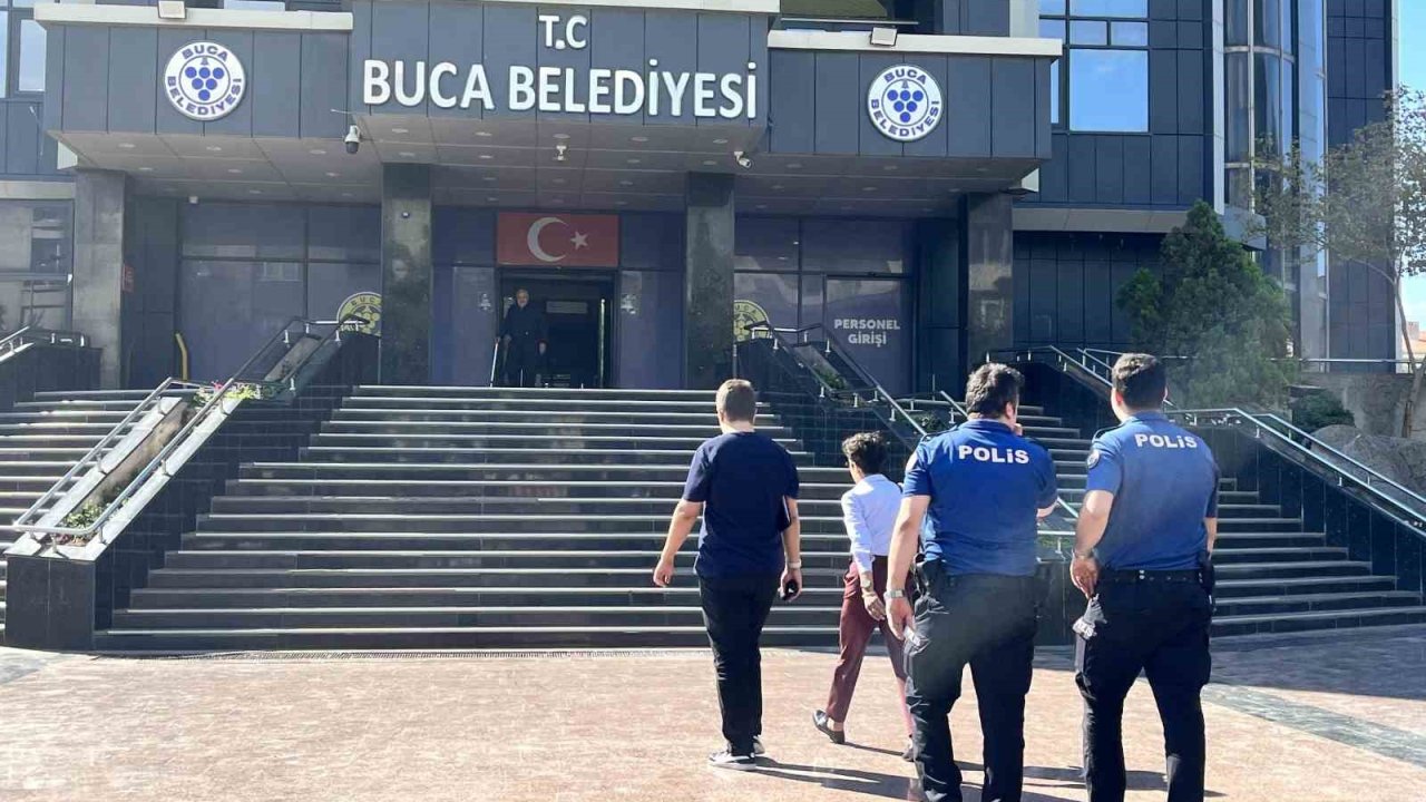 Buca Belediyesine haciz: İcra ekipleri binada