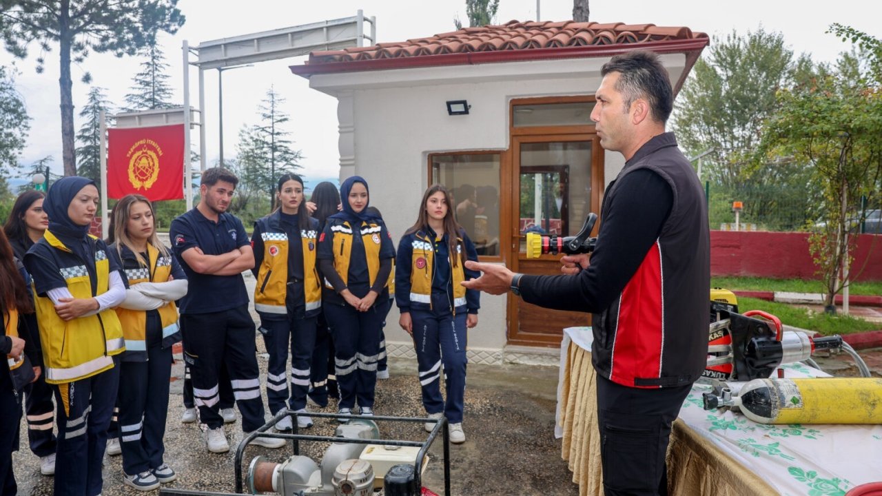 Taşköprü’de İtfaiyeciler Haftası öğrencilerle kutlandı