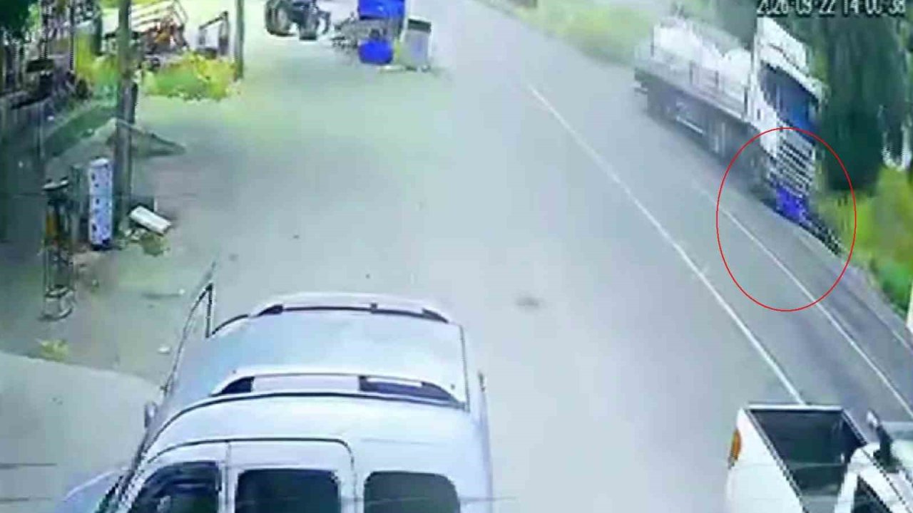 Yeni aldığı motosikletiyle kamyonun önünde sürüklendi, cenazeyi almaya gelen ağabeyi gözyaşlarına boğuldu