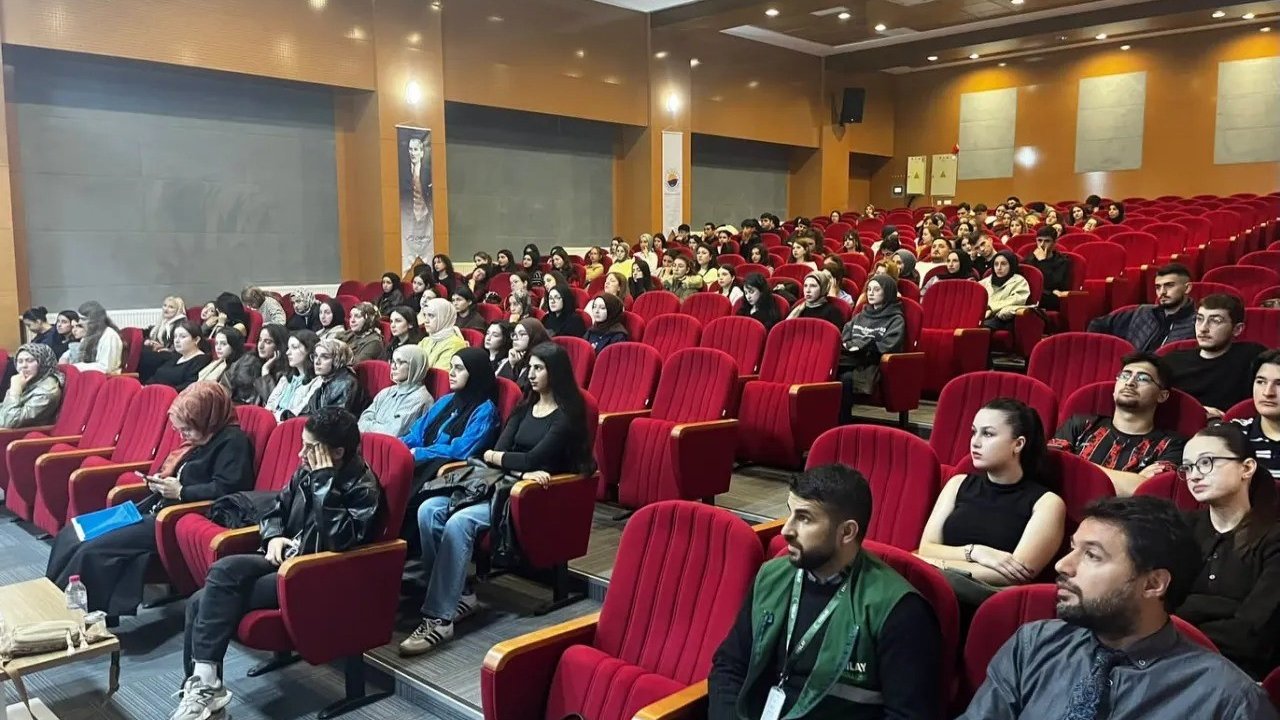 Sinop’ta gençlere uyuşturucuya karşı farkındalık eğitimi