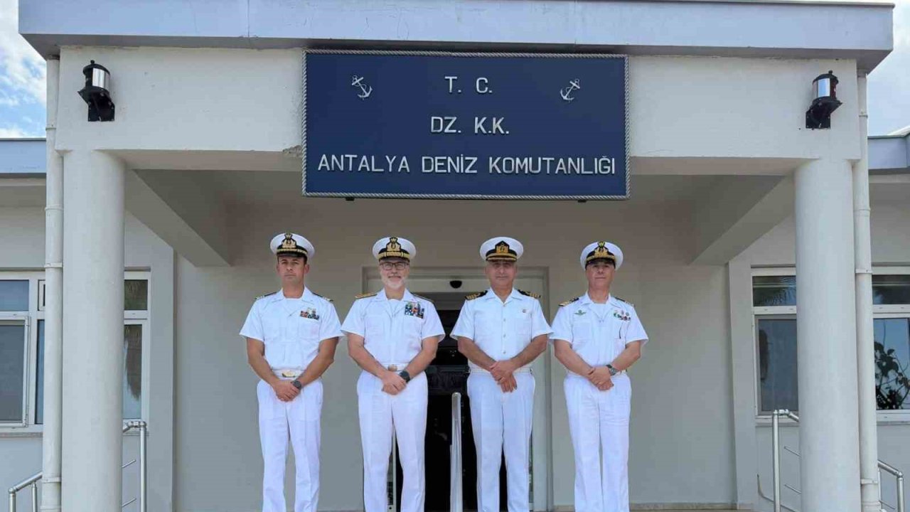 İtalya Deniz Kuvvetleri fırkateyni ITS Luigi Rizzo, Antalya’ya liman ziyareti gerçekleştirdi