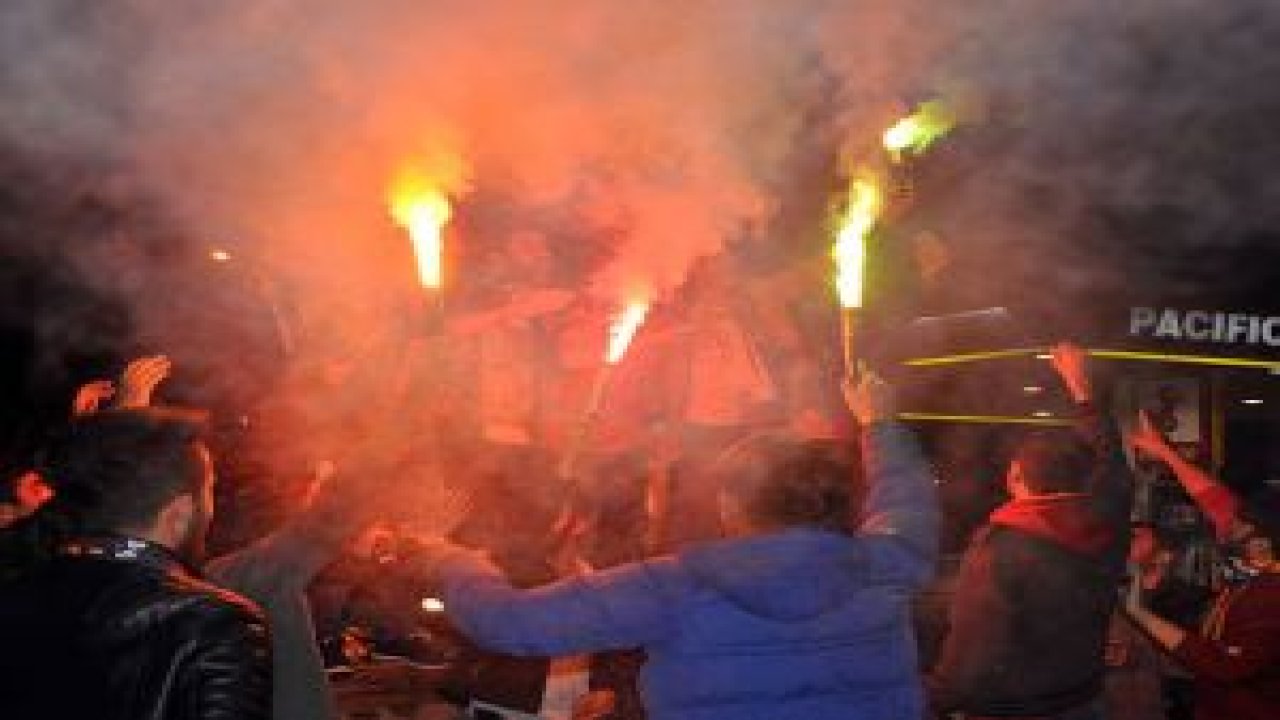 Galatasaray'ın şampiyonluğu Kars'ta taraftarları sokağa döktü