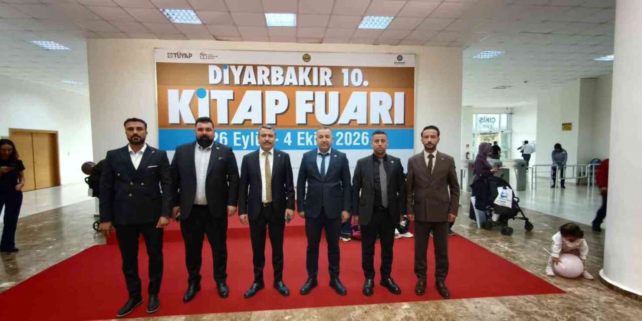 MHP Diyarbakır İl Başkanı Özcoşkun ve yönetimi, Kitap Fuarını gezdi