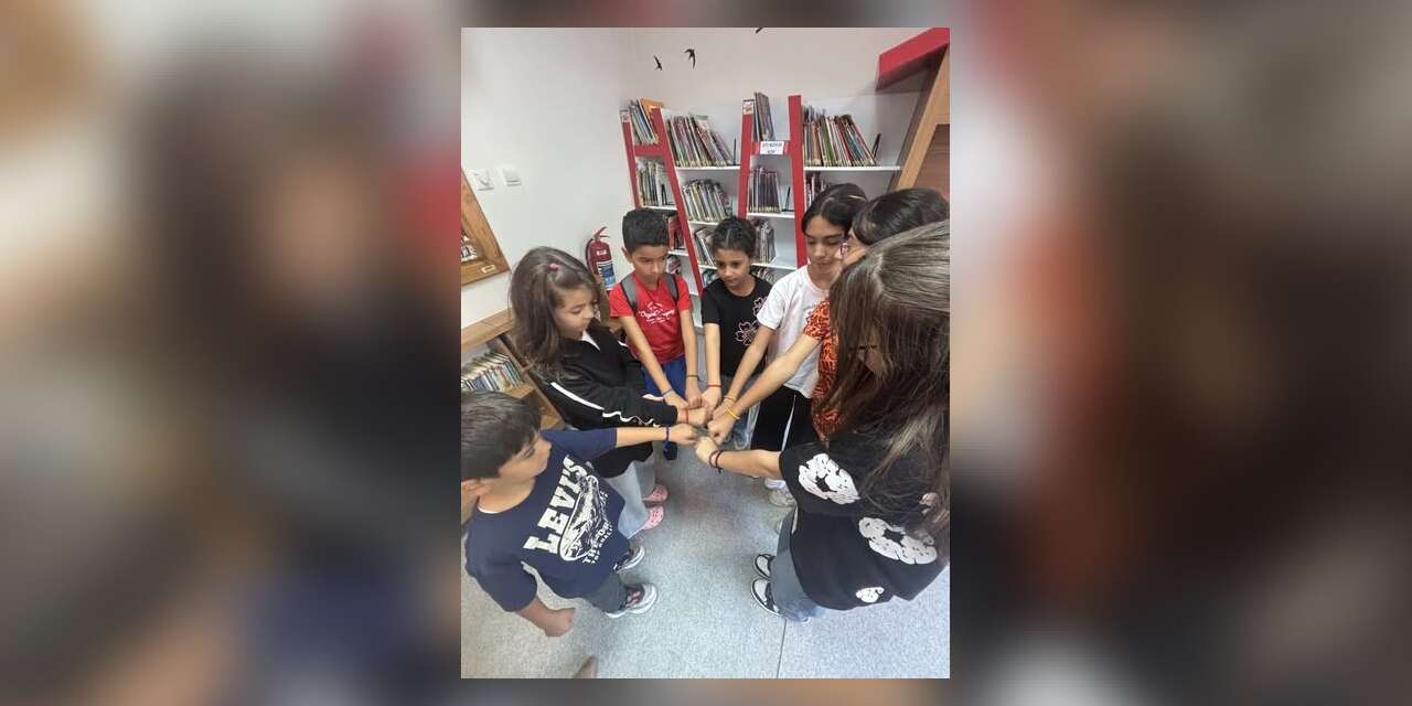 Aydın’da çocuklar kitap okudu, arkadaşlık bileklikleri tasarladı