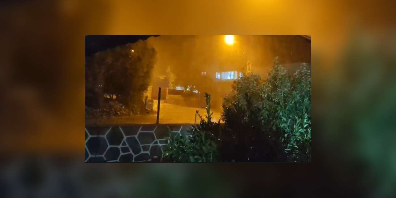 Hatay’da ceviz büyüklüğünde dolu yağdı, bazı araçlar hasar gördü