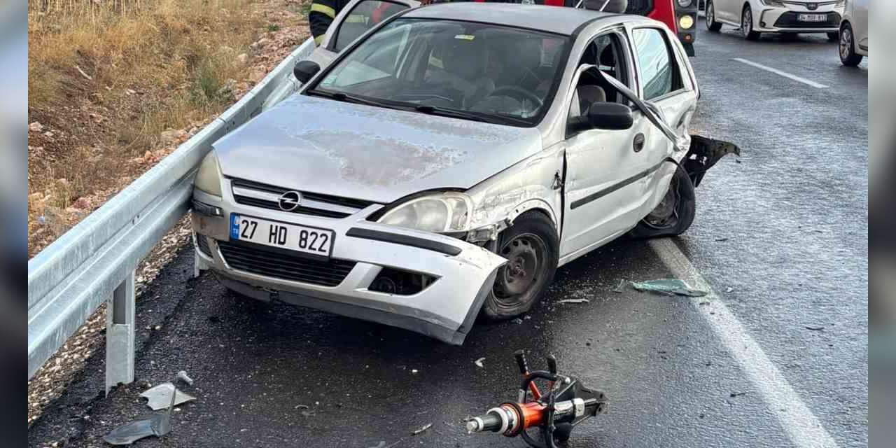Adıyaman’da dört araç zincirleme kaza yaptı: 4 yaralı
