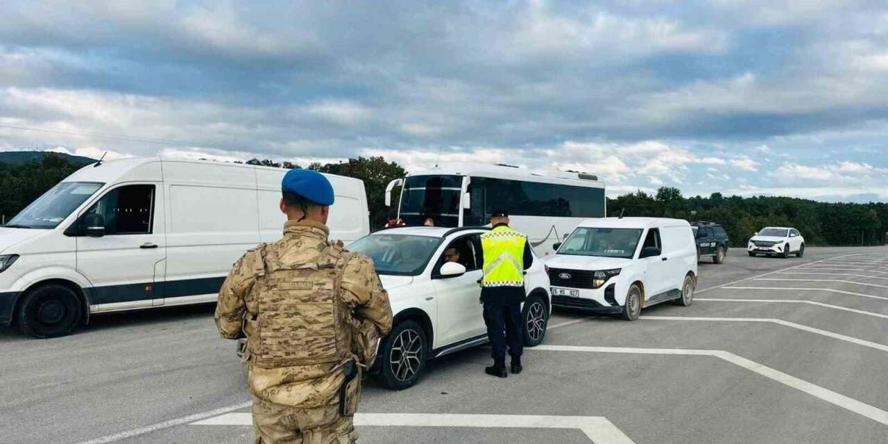 Bilecik’te 2 aranan şahıs yakalandı