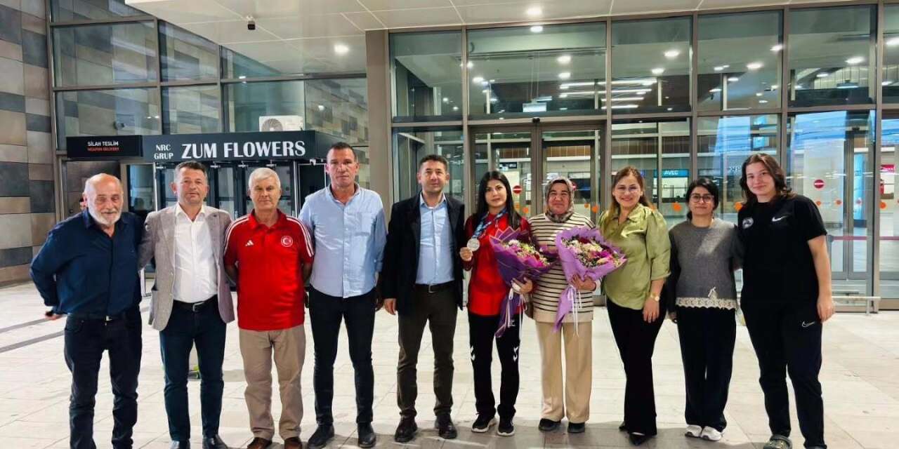 Fekeli milli güreşçi Avrupa ikinciliği ile evine döndü