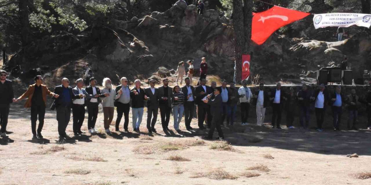 Kazdağları’nda kardeşlik halayı