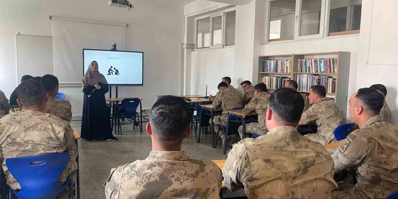 Bayburt’ta jandarma personeline psikolojik ilk yardım anlatıldı