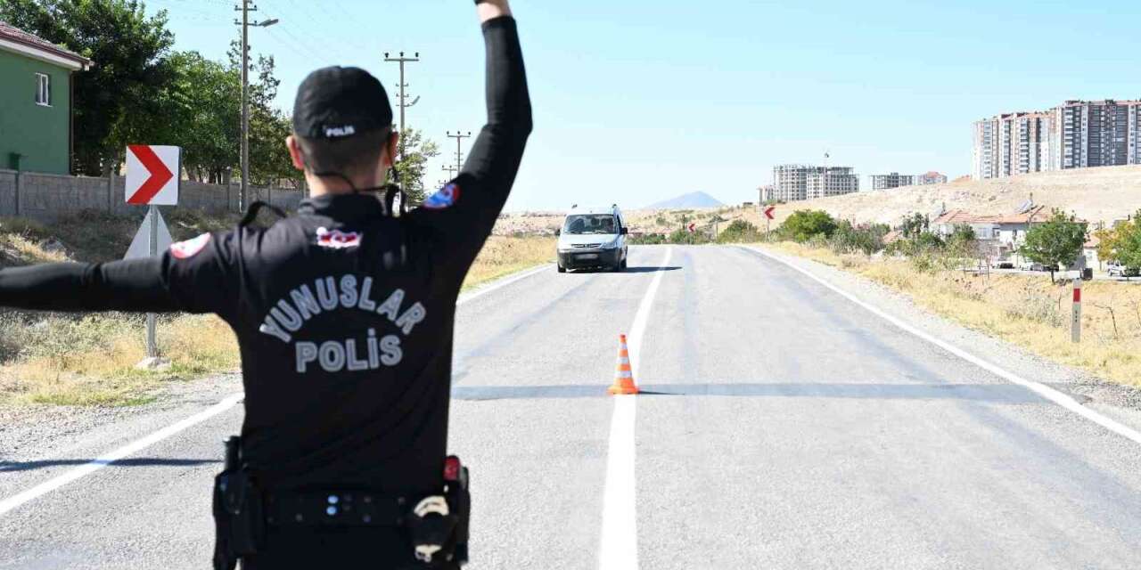 Karaman’da polisin denetimlerinde yakalanan 22 kişiden 13’ü tutuklandı
