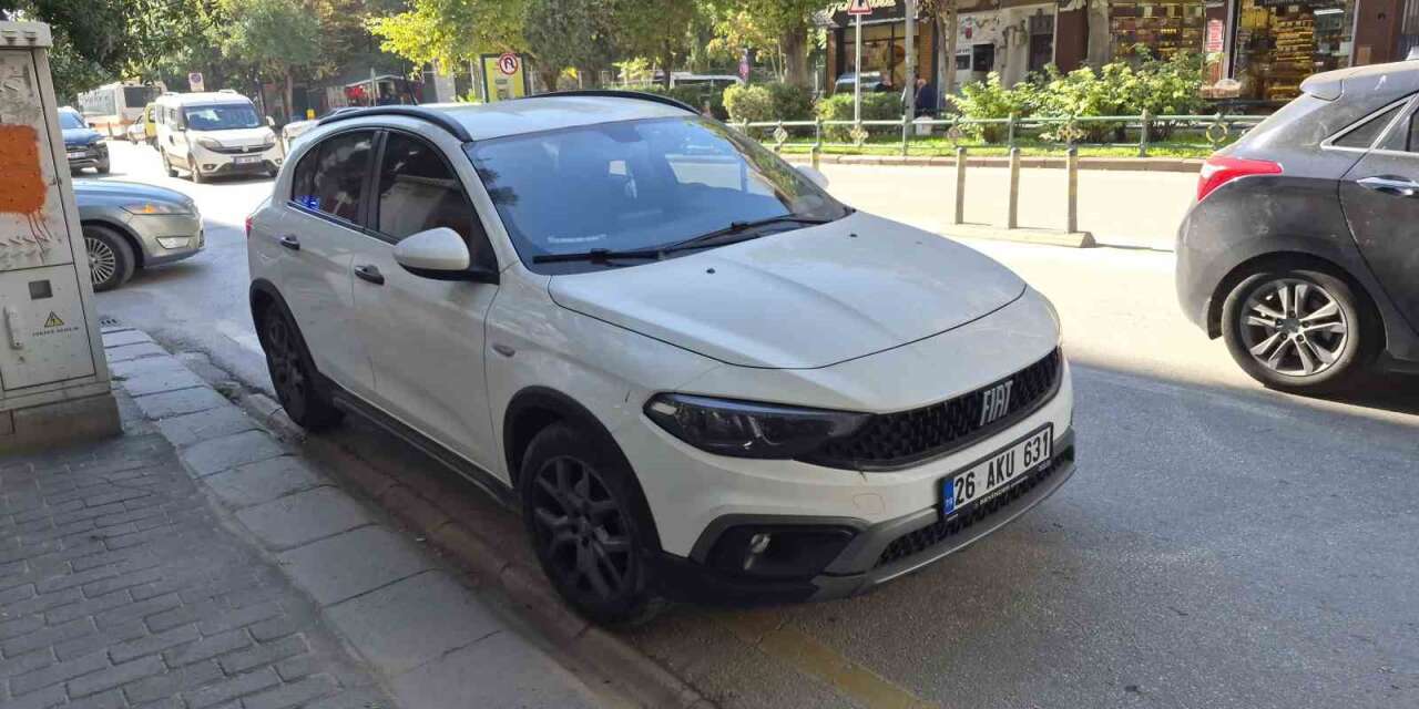 Eskişehir’de otomobilin çarptığı yaşlı adam yaralandı