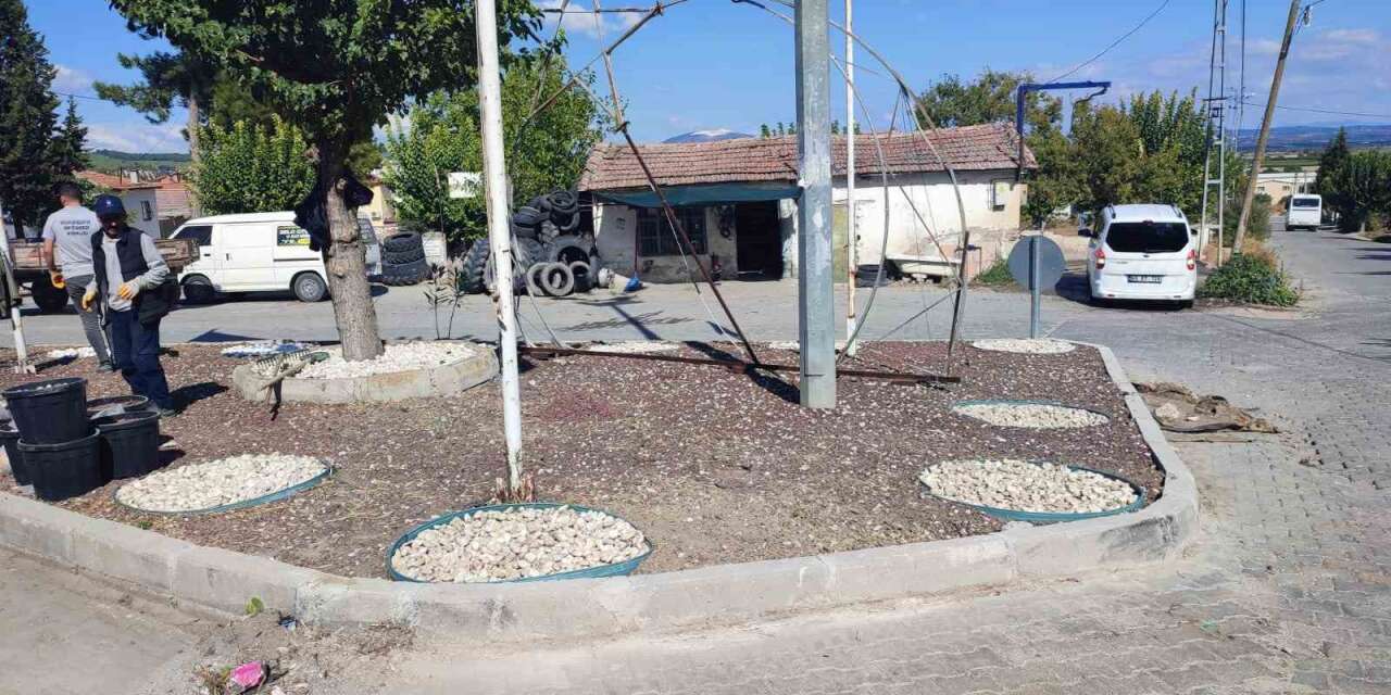 Şehzadeler’in kırsal mahallelerinde meydanlar yenileniyor