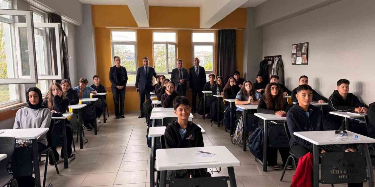 Kaymakam Uzan öğrencilerle bir araya geldi