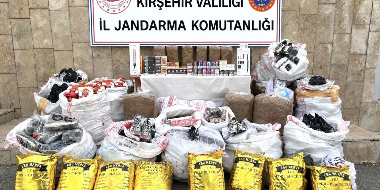 Gümrük kaçağı eşya sevkiyatına jandarma engeli: 2,8 milyon liralık ürün ele geçirildi