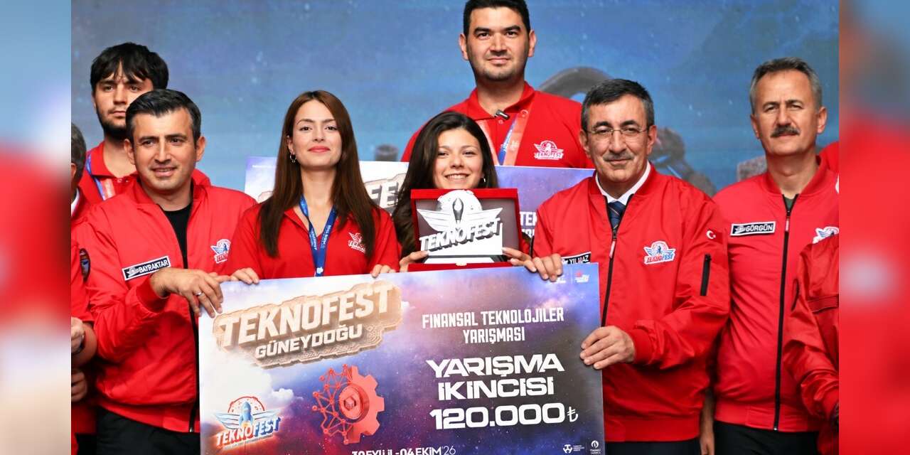 Manisalı öğrencilerden TEKNOFEST’te büyük başarı: Türkiye ikinciliği
