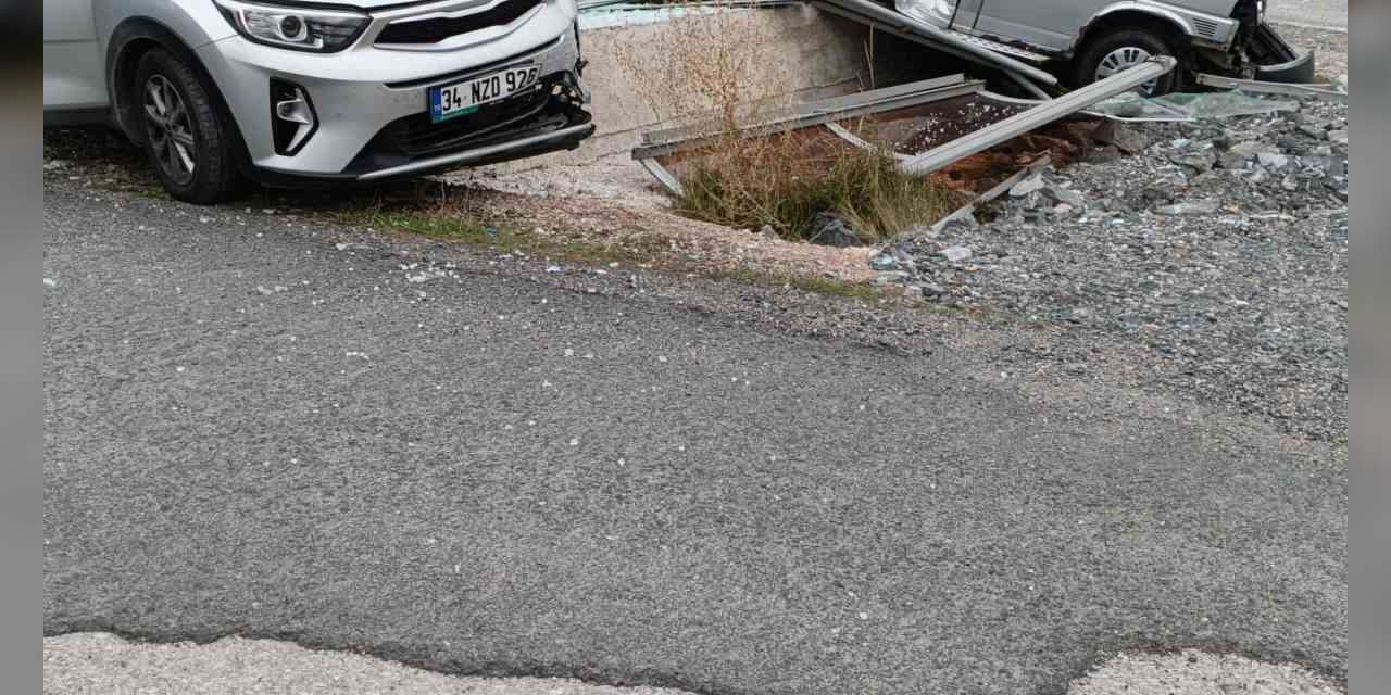 Gümüşhane’de minibüs ile otomobil çarpıştı: 4 yaralı