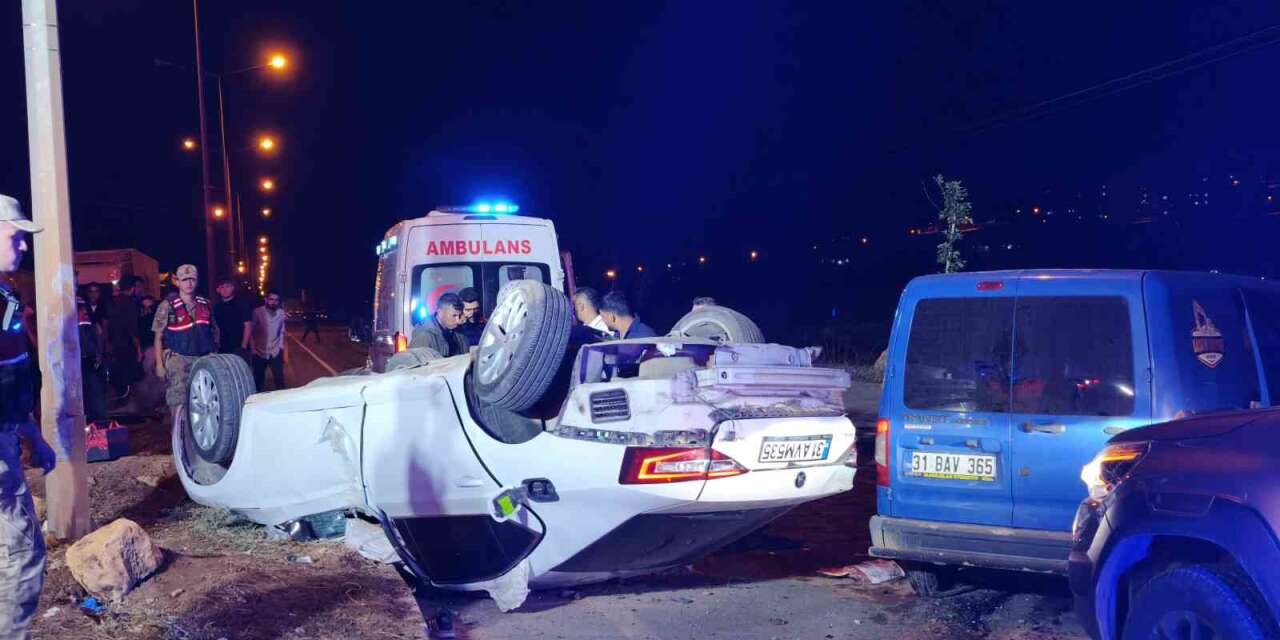 Kazada takla atan otomobil 2 tır sürücüsünün üzerine uçtu: 6 yaralı