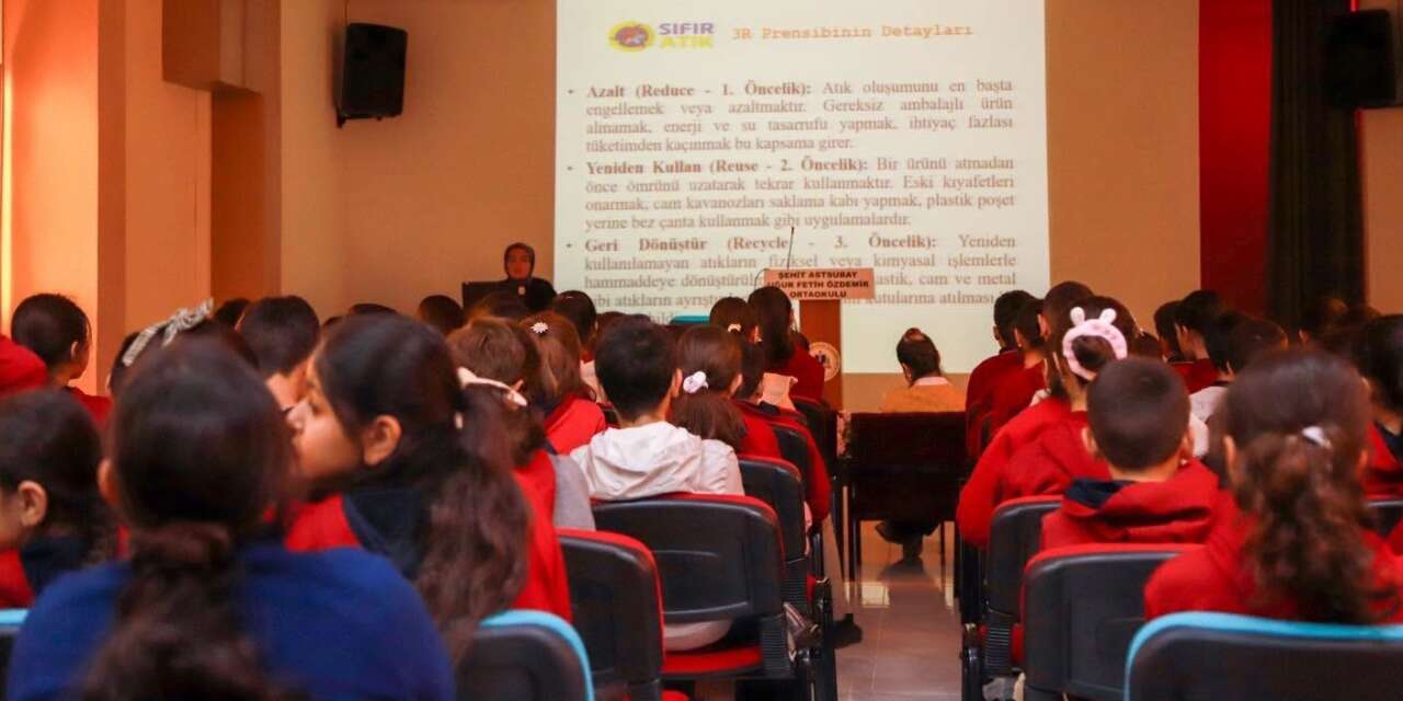 Erzincan’da öğrencilere sıfır atık ve çevre bilinci eğitimi