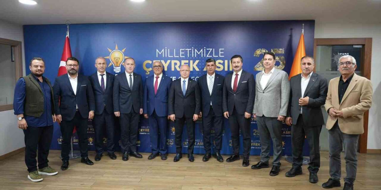 Yenişehir’de iki meclis üyesi daha Ak Parti saflarına katıldı