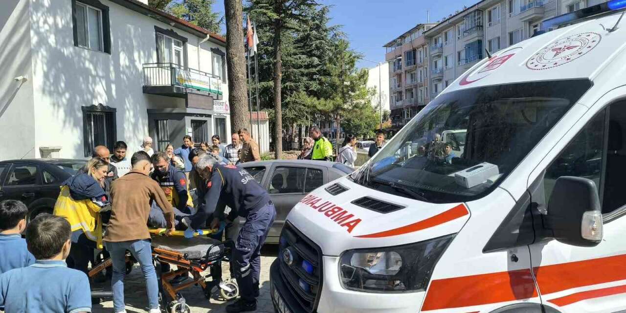 Kazada devrilen motosiklet sürücüsü yaralandı