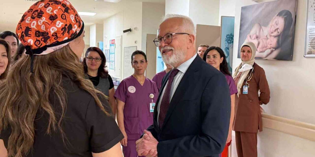 İl Sağlık Müdürü Bildirici, Şehir Hastanesi’ndeki Gebe Okulu ve Ebe Polikliniğini inceledi