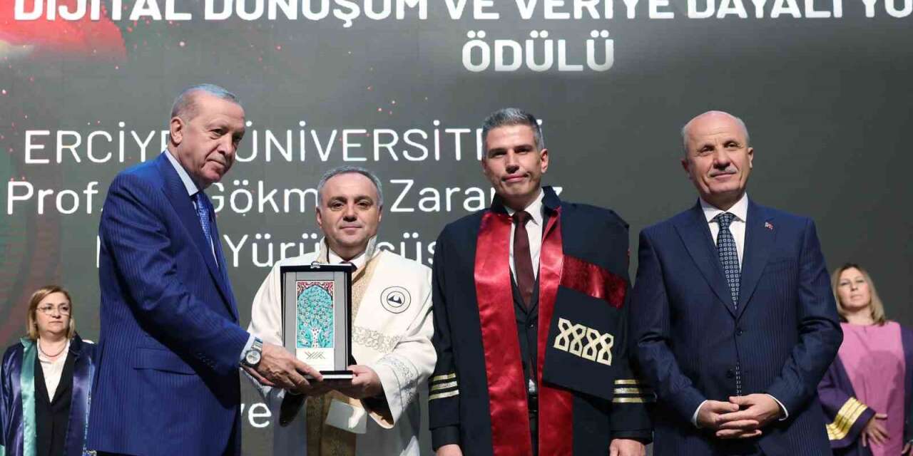 ERÜ’nün Kurumsal Büyük Veri Analitiği Platformuna YÖK’ten ödül