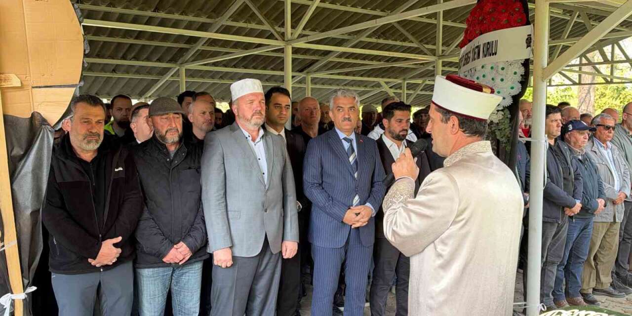 Savaş muhabiri Levent Öztürk Düzce’de son yolculuğuna uğurlandı