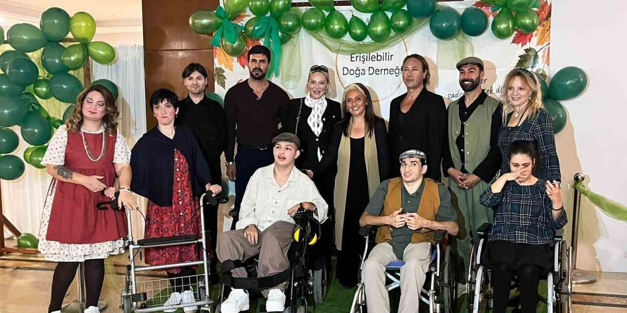 Serebral Palsili bireyler farkındalık için podyumda yürüdü