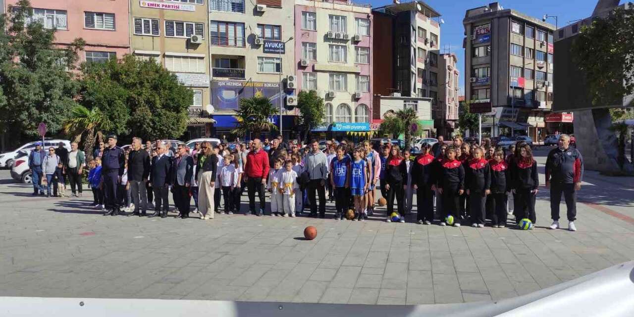 Burhaniye de Amatör Spor Haftası törenle başladı