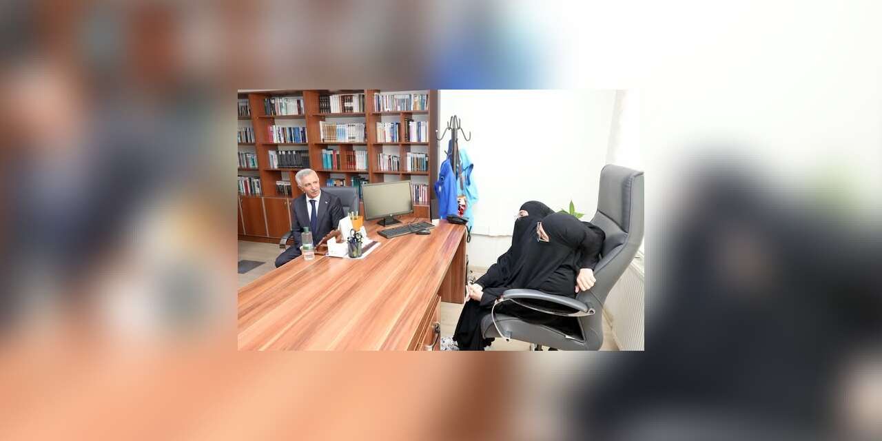 Siyam ikizleri Ayşe ve Sema, azimleriyle örnek oluyor