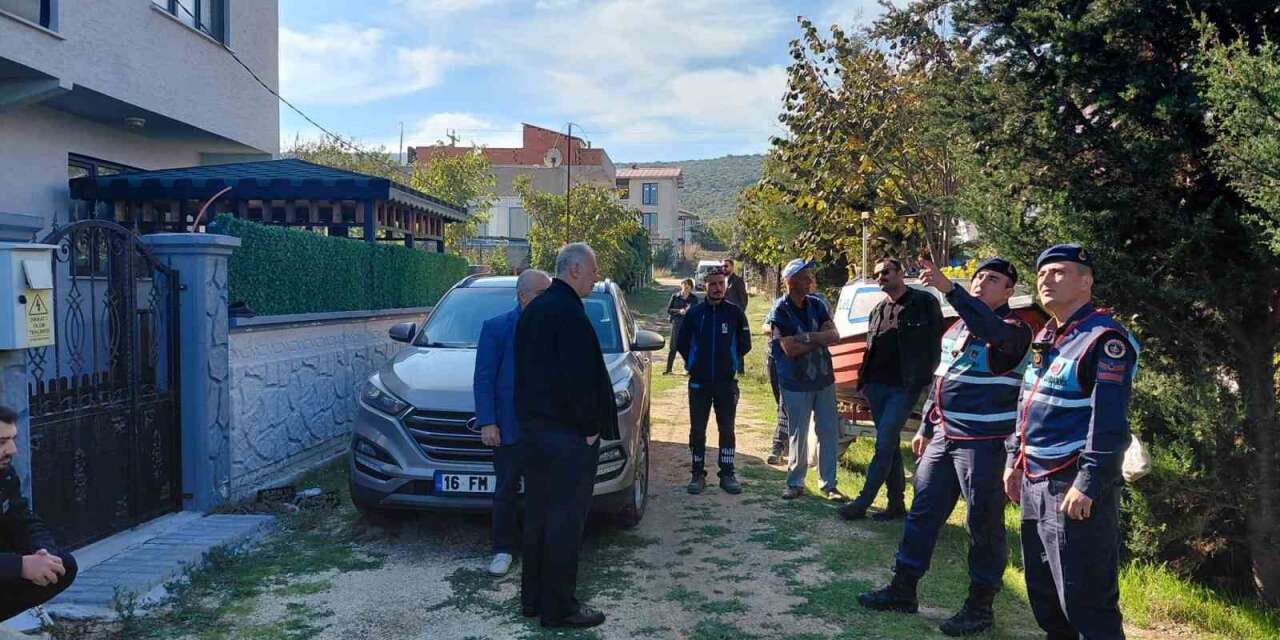 Bursa’da çatıya çıkıp yıkıma direndi...Mudanya’da gergin bekleyiş