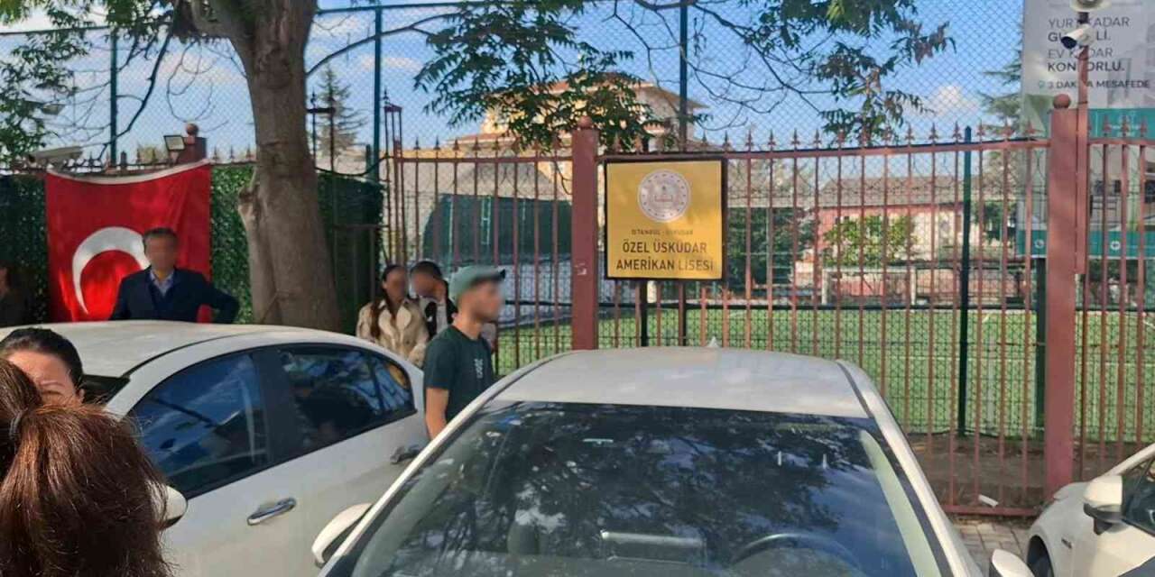 Üsküdar’da özel lisenin trafosunda yangın: Veliler basın mensubunun görüntü almasını engellemeye çalıştı