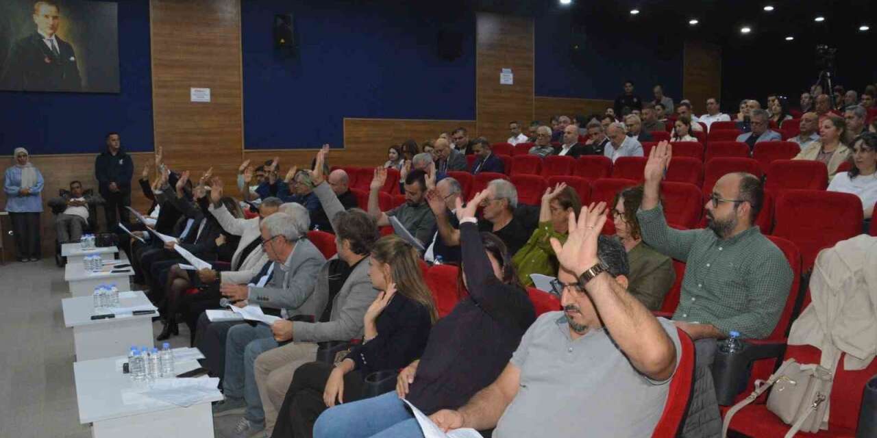 Aliağa Belediyesi’nde yeni teşkilat yapısı meclisten geçti
