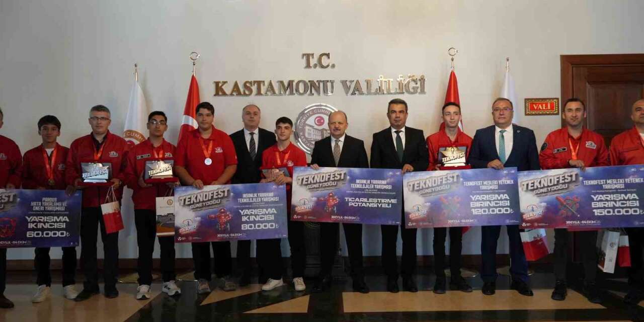TEKNOFEST’te dereceye giren öğrenci ve öğretmenlere Vali Dallı’dan tebrik